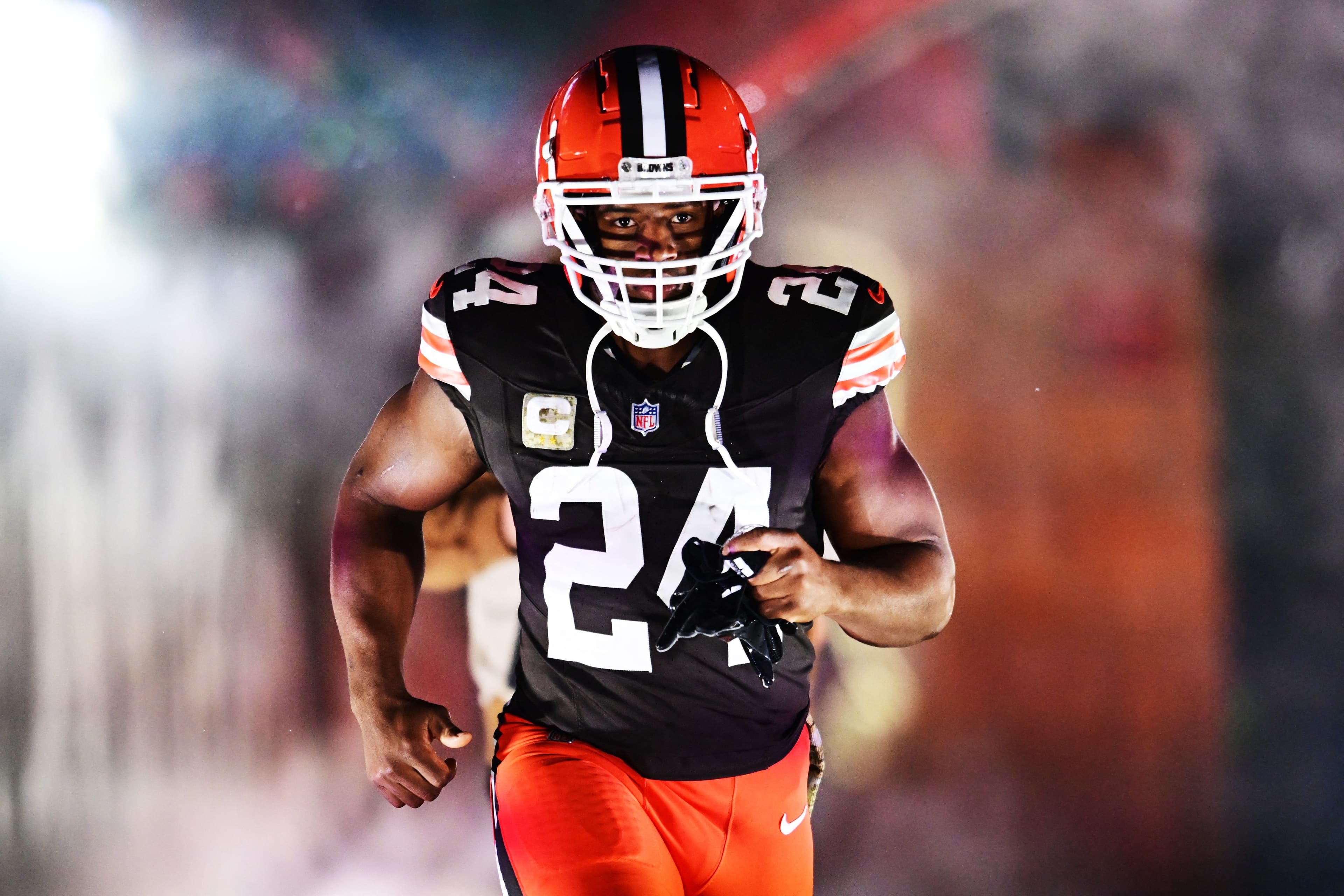 Browns Give Nick Chubb Chance to Retire in Cleveland