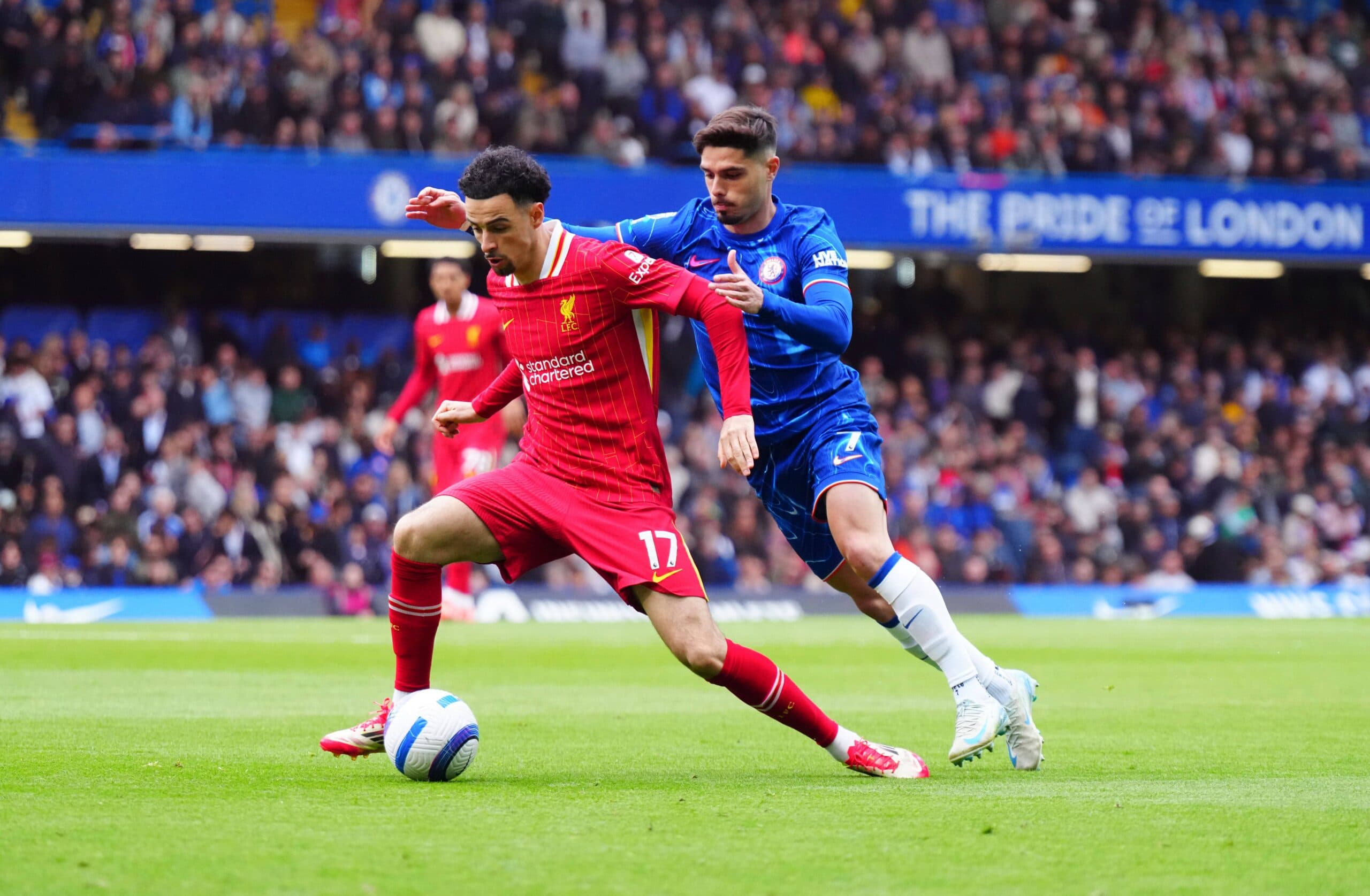 Liverpool in Talks for Late Raheem Sterling Move