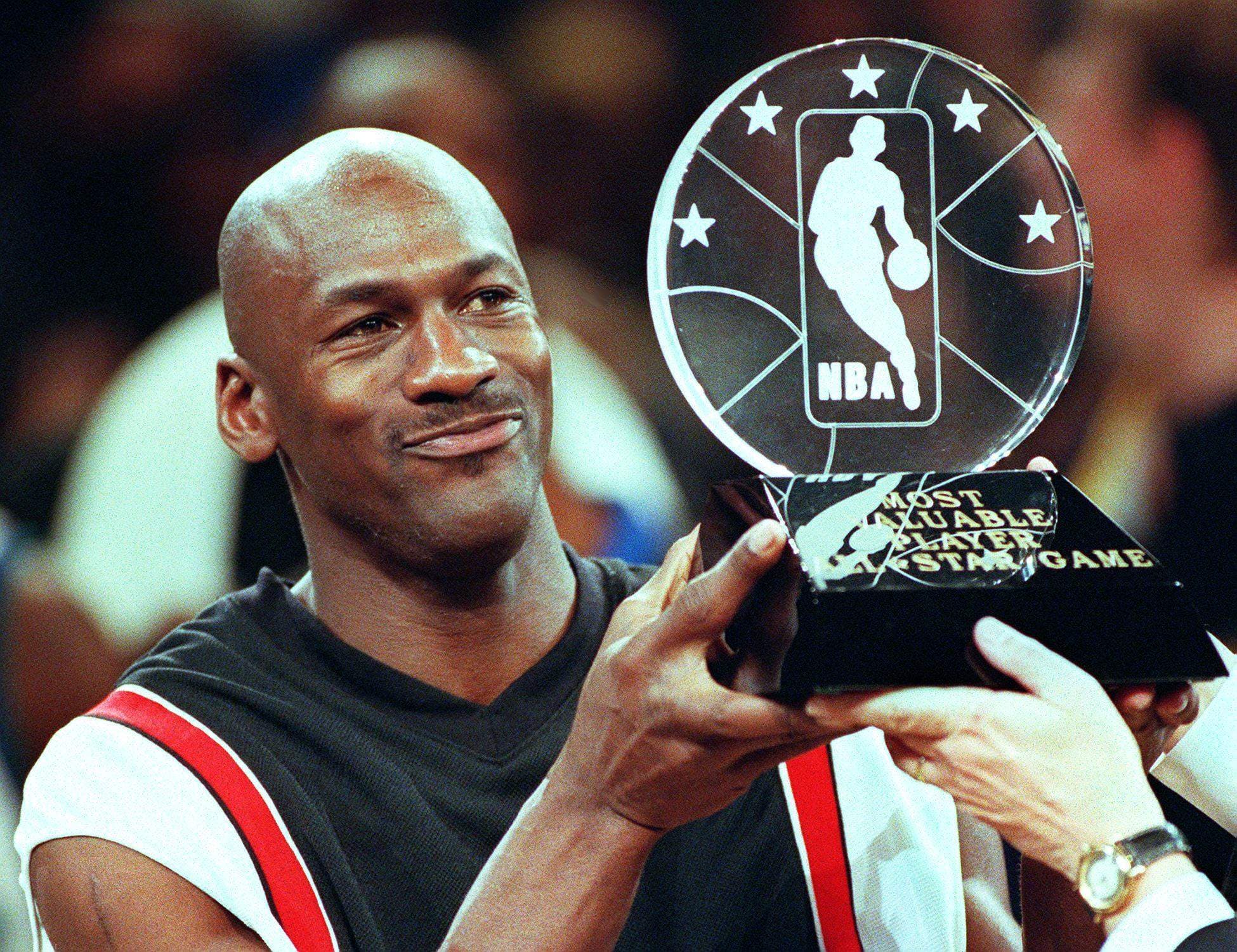 Michael Jordan vs Injured Mavs Star: Wild Comparison