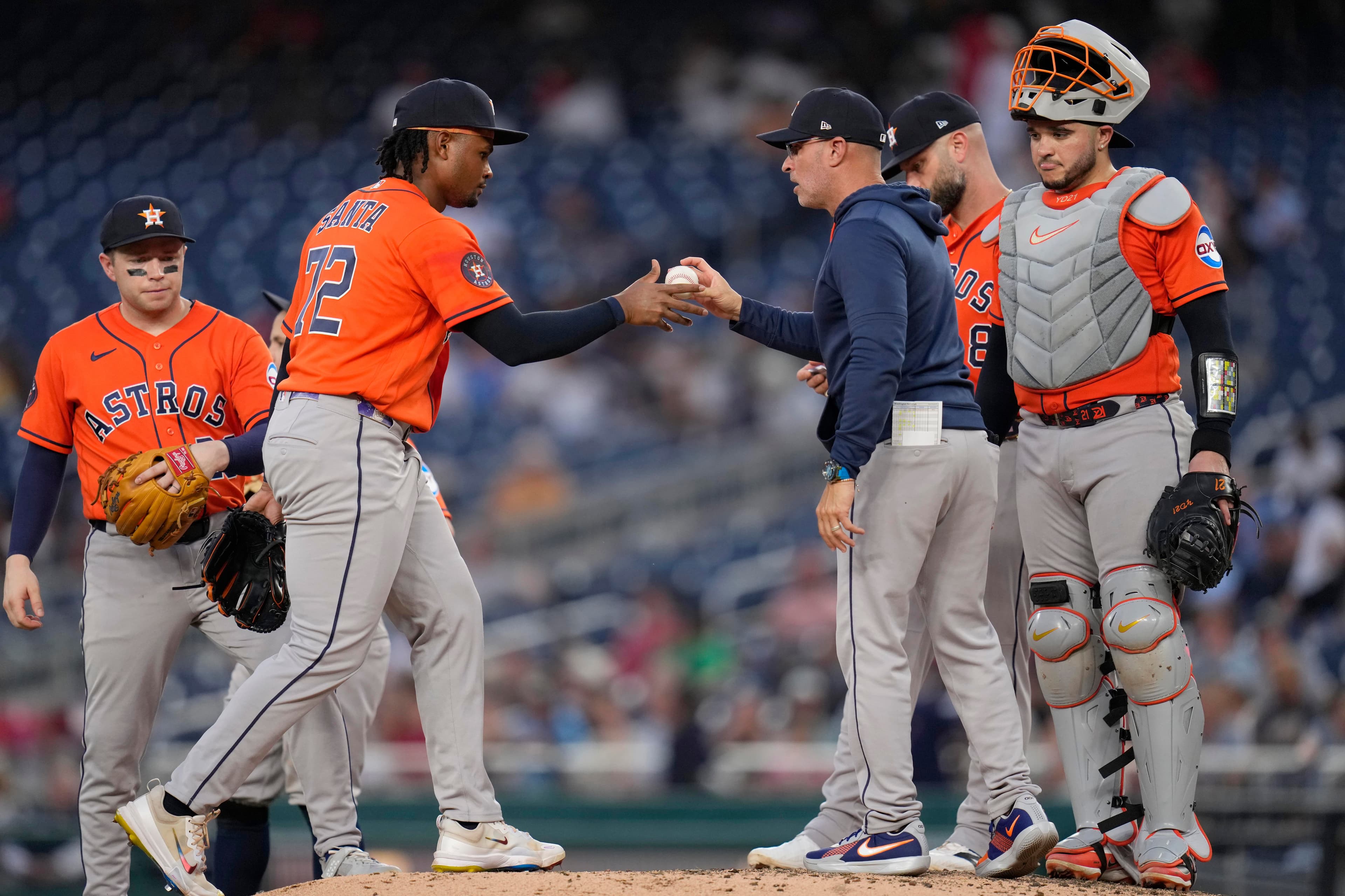 Astros Fading Again in August? 2026 Slump Worries
