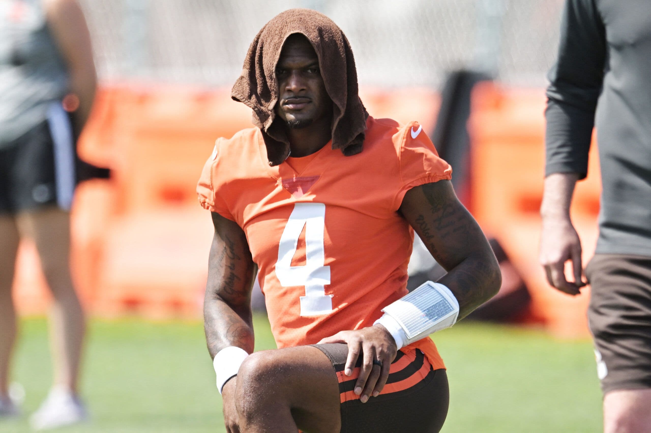 Browns Fans Erupt at Watson’s ‘Never Cared’ Boo Reply