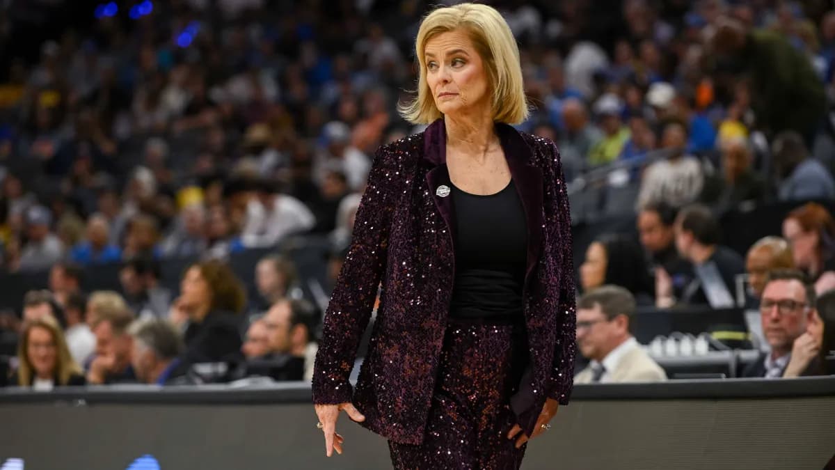 LSU star with military dad exits after Mulkey signs