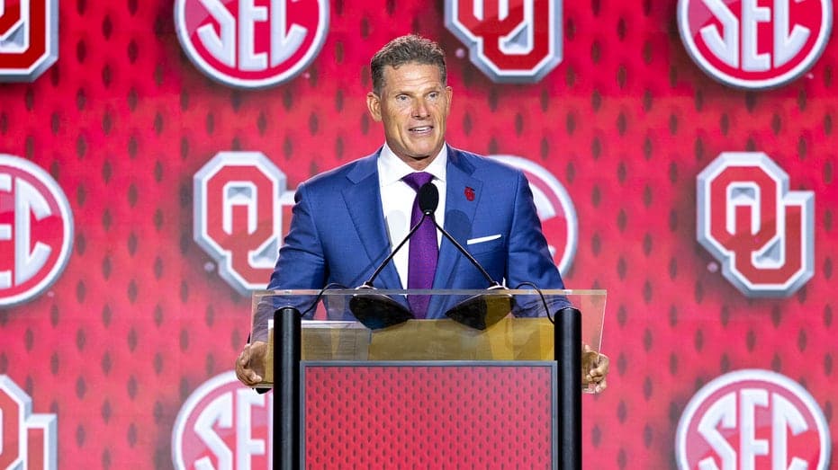Oklahoma Extends Brent Venables: 2026 Season Impact
