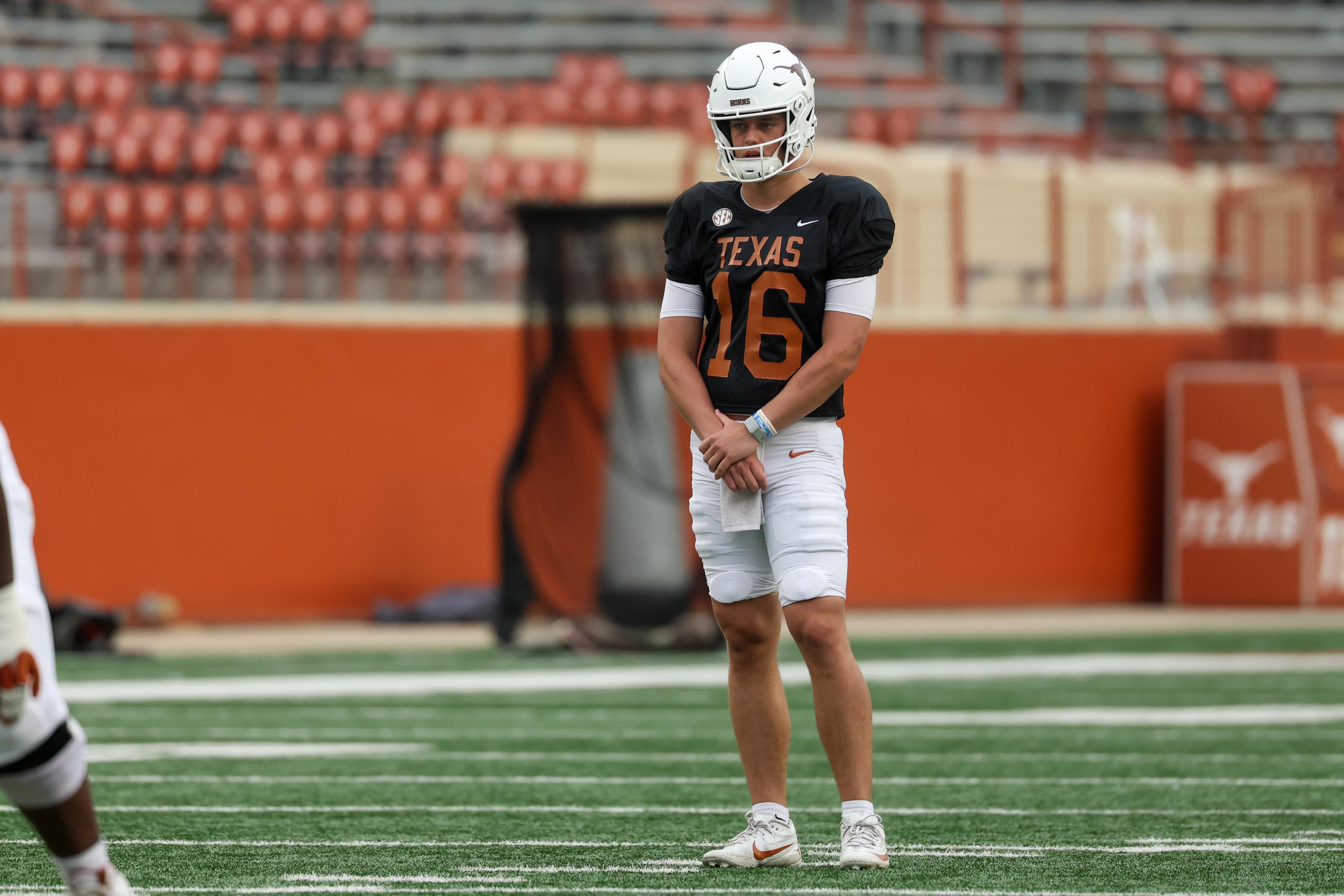 Texas Longhorns: 4 Earn Walter Camp Watch List Nod